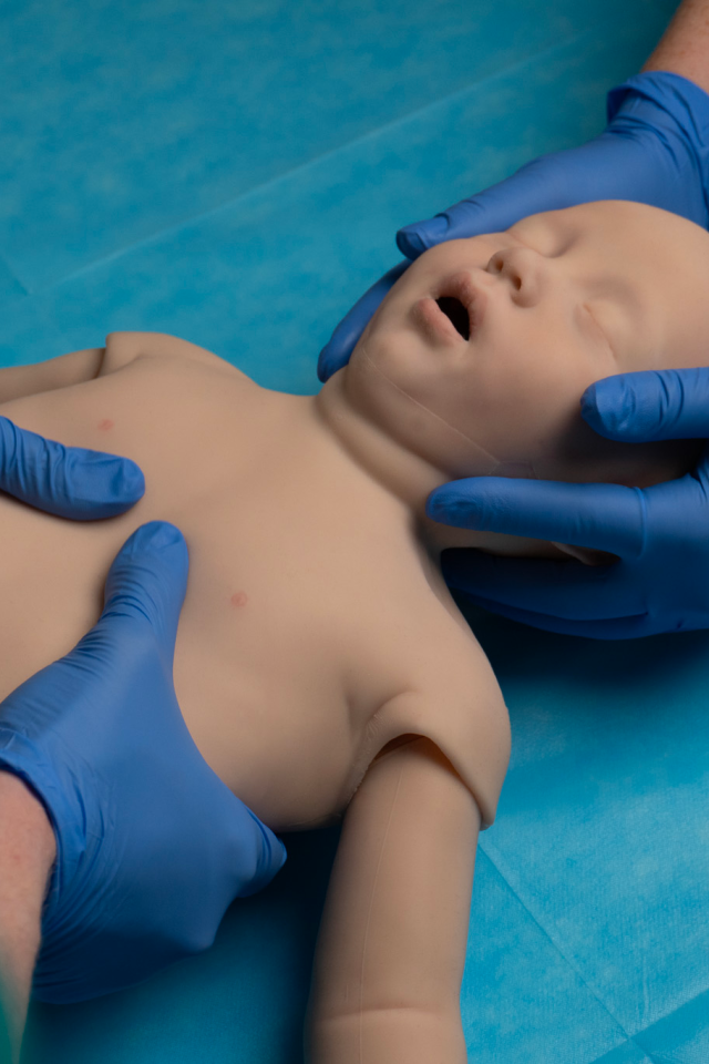 https://nume.plus/wp-content/uploads/2026/05/Chest-Compression-NOA-002-640x960.png